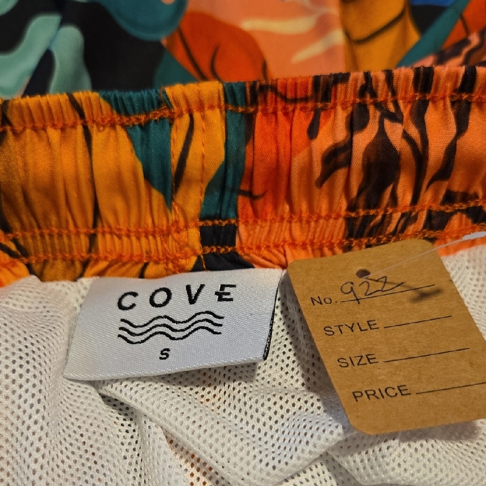 Cove Multicolor Leaf Pattern Shorts - Picture 5 of 12